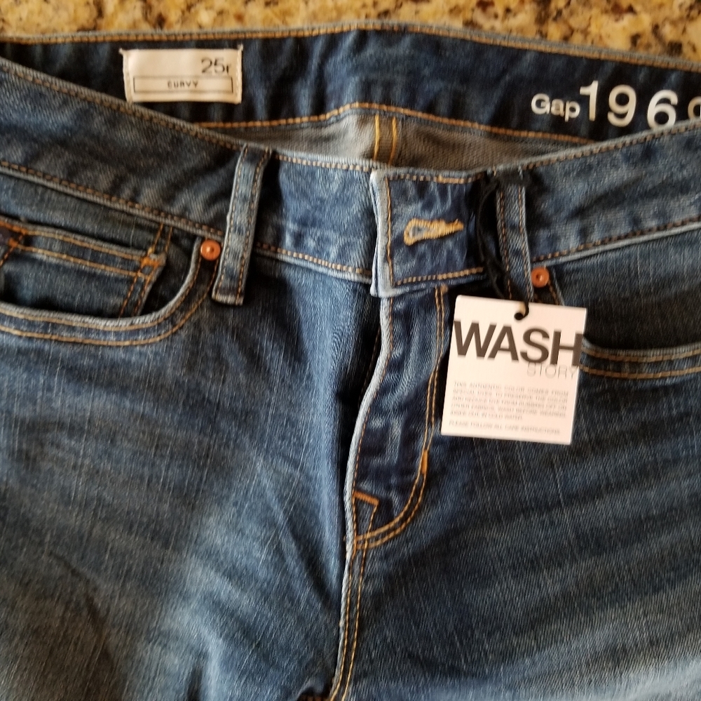 Gap 25r Curvy Boot Cut Low Rise NWT